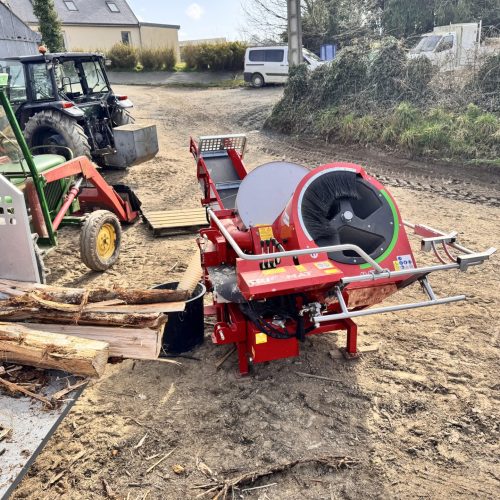 Finistere Bois Elagueur A Landerneau Scie Circulaire A Tambour 2